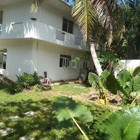Ayu Hostel Ambalangoda  Extérieur photo