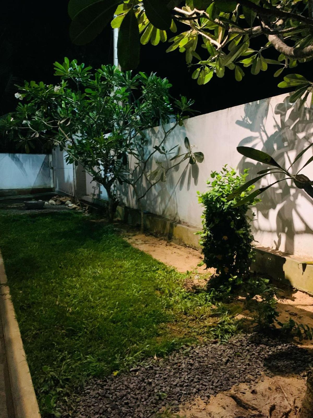 Ayu Hostel Ambalangoda  Extérieur photo